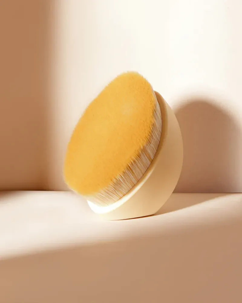AMORTALS No.55 Seamless Foundation Brush - Unique Bunny