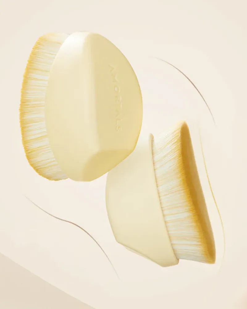 AMORTALS No.55 Seamless Foundation Brush - Unique Bunny