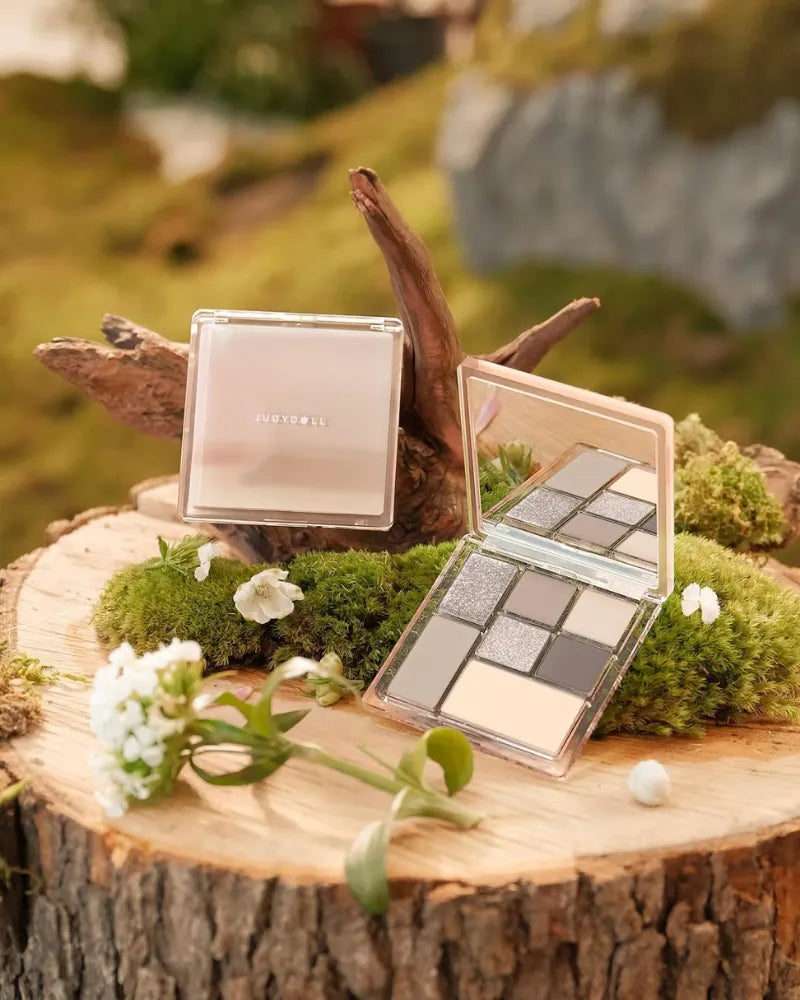 Judydoll Play Colour ALL-IN-ONE Palette - Unique Bunny