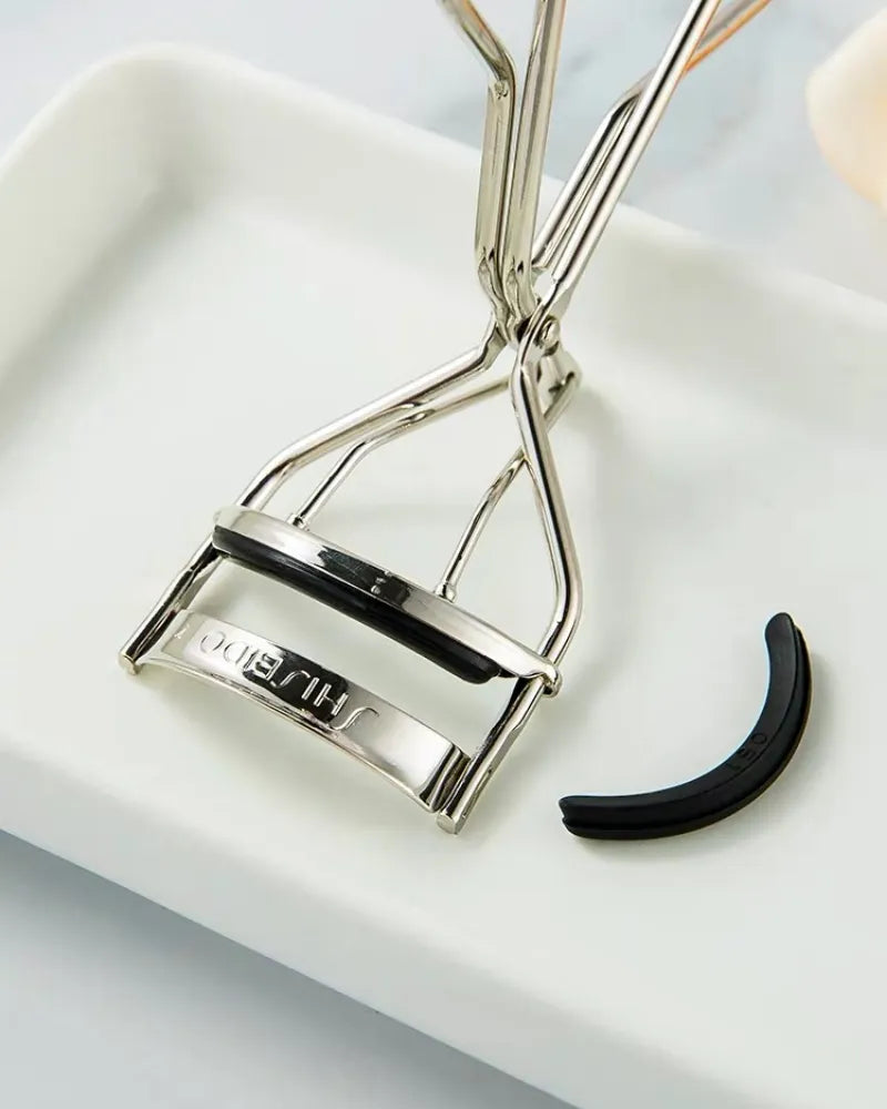 Shiseido Eyelash Curler #213 - Unique Bunny