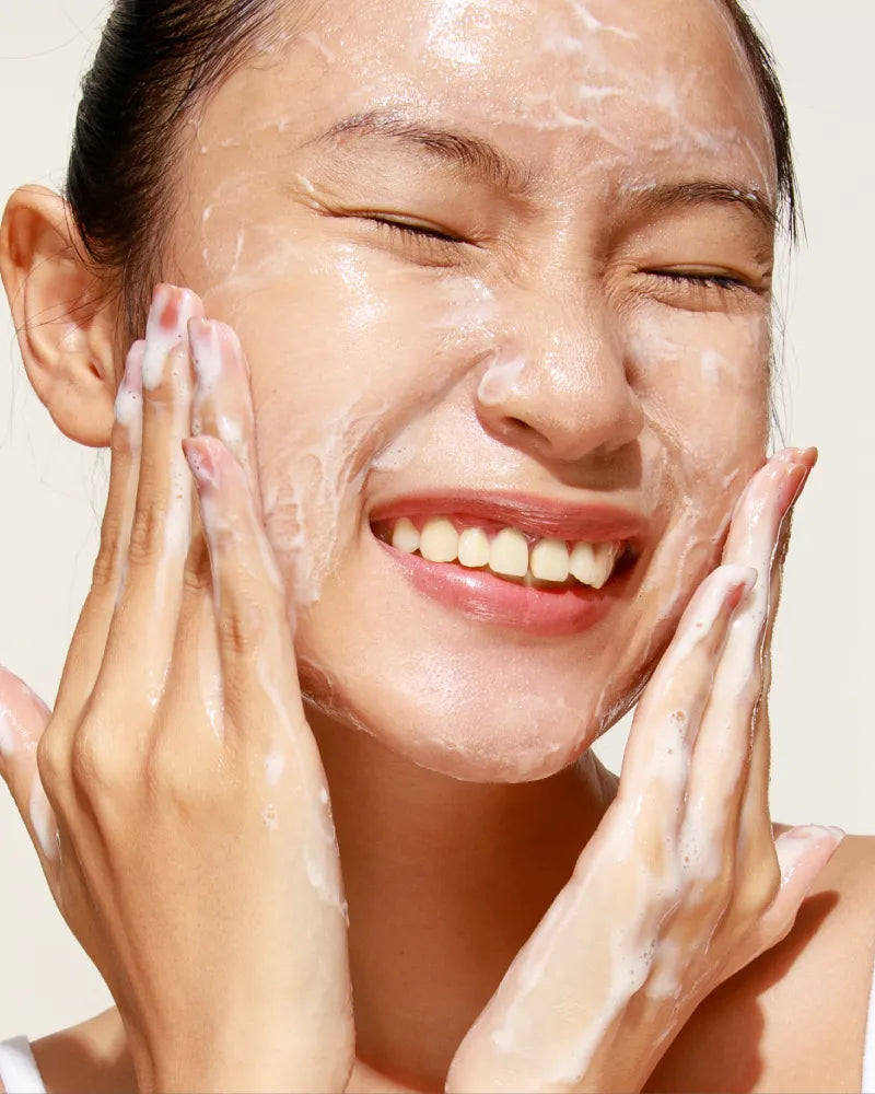 The Cocoon Hau Giang Lotus Soothing Cleanser - Unique Bunny